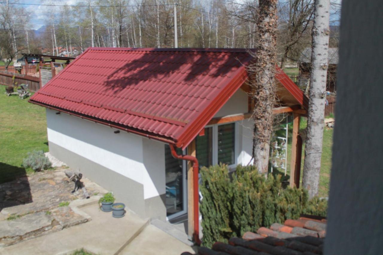 Holiday Home Tunnel Ravne Visoko Esterno foto